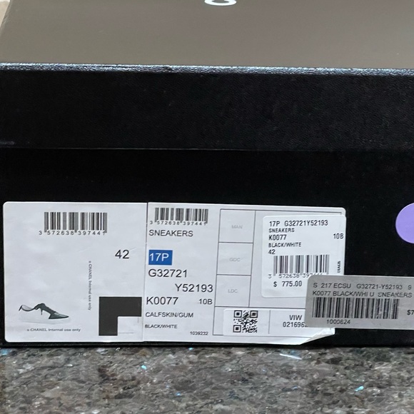 Chanel Pre-Fall 2017 mens leather sneakers - Picture 3 of 16